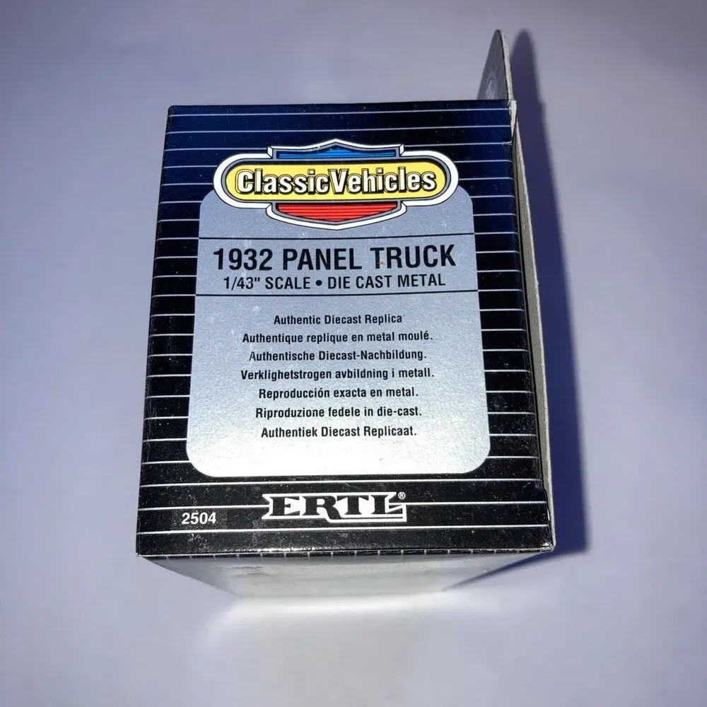 Ertl Classics '32 Ford Panel Delivery Daisy's Floral Gifts 1932 Truck 1/43 Scale
